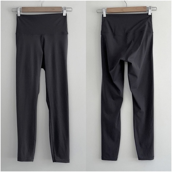 EVERLANE The Perform Legging® Cropped Ink Grey - Picture 3 of 9